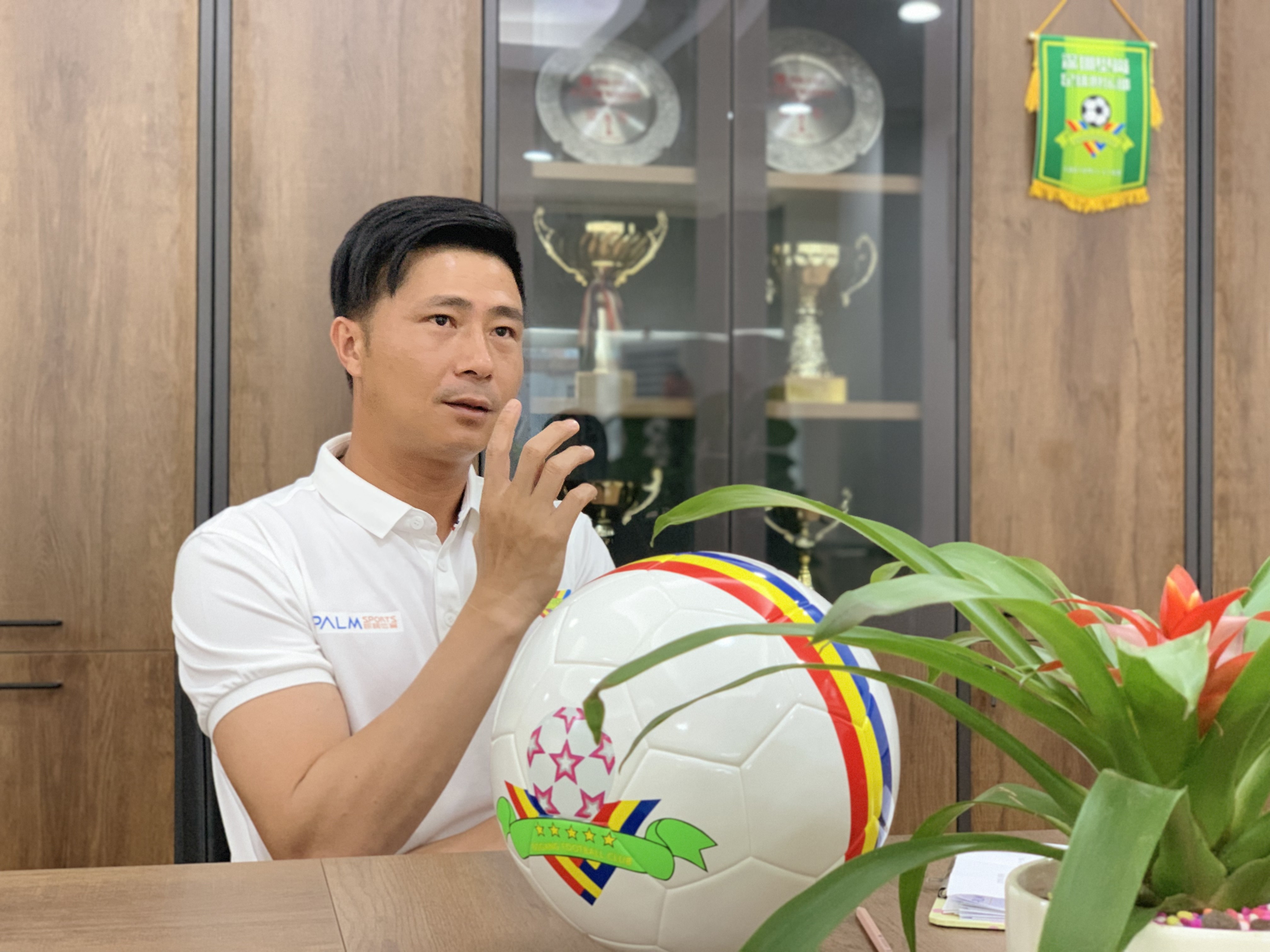 李海强出任深圳壆岗主教练,昔日曾世界波攻破利物浦球门