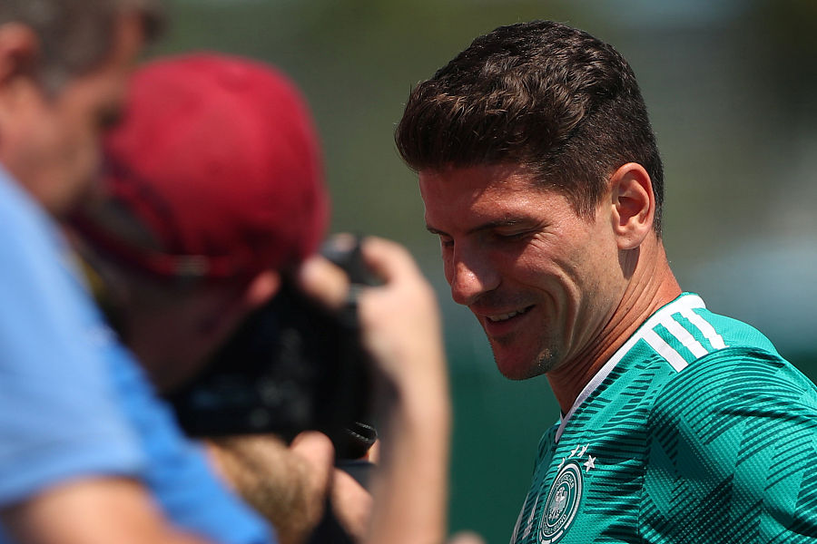 戈麦斯:训练中的氛围有点怪 — 德国|戈麦斯|懂球帝