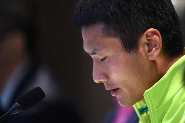 邵佳一退役发布会,从笑靥如花到泪流满面