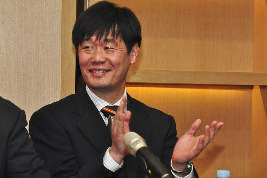 鲁能召开发布会,孙华向梅内塞斯颁发聘书 — 山东鲁能泰山|梅内塞斯