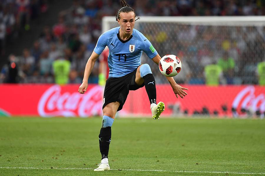 战法国,乌拉圭球员谈防姆巴佩