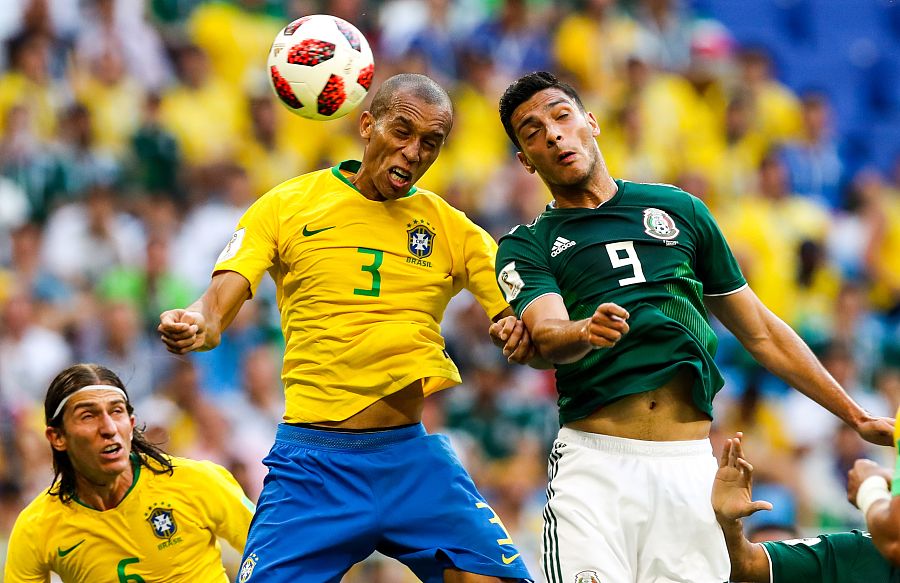 米兰达:巴西队学习了意大利足球的风格,防守更