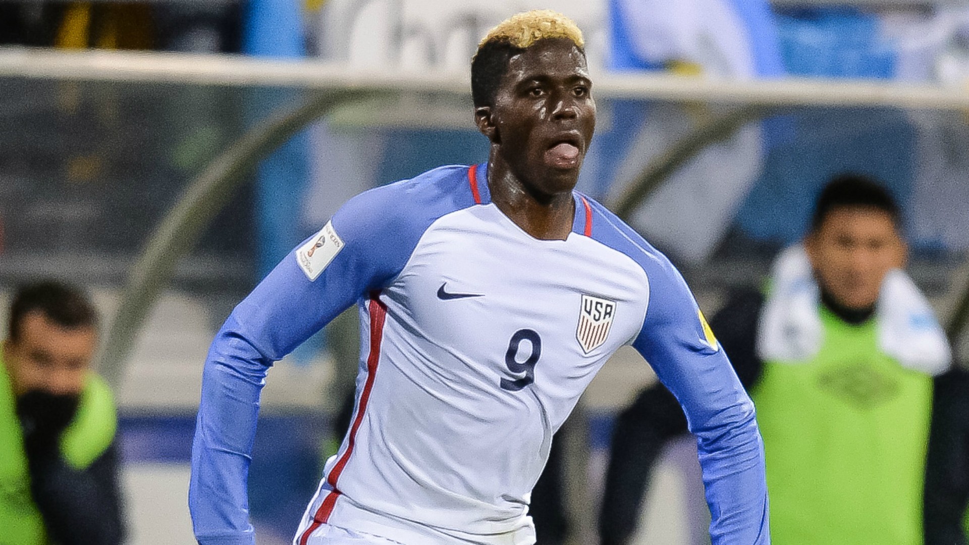 洛杉矶银河4-0哥伦布机员,伊布点射,扎尔德斯重