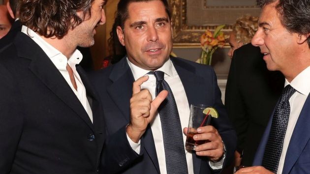 接盘李勇鸿,意大利商人席尔瓦收购AC米兰部分