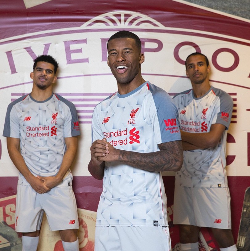 官方:利物浦发布18\/19赛季第二客场球衣