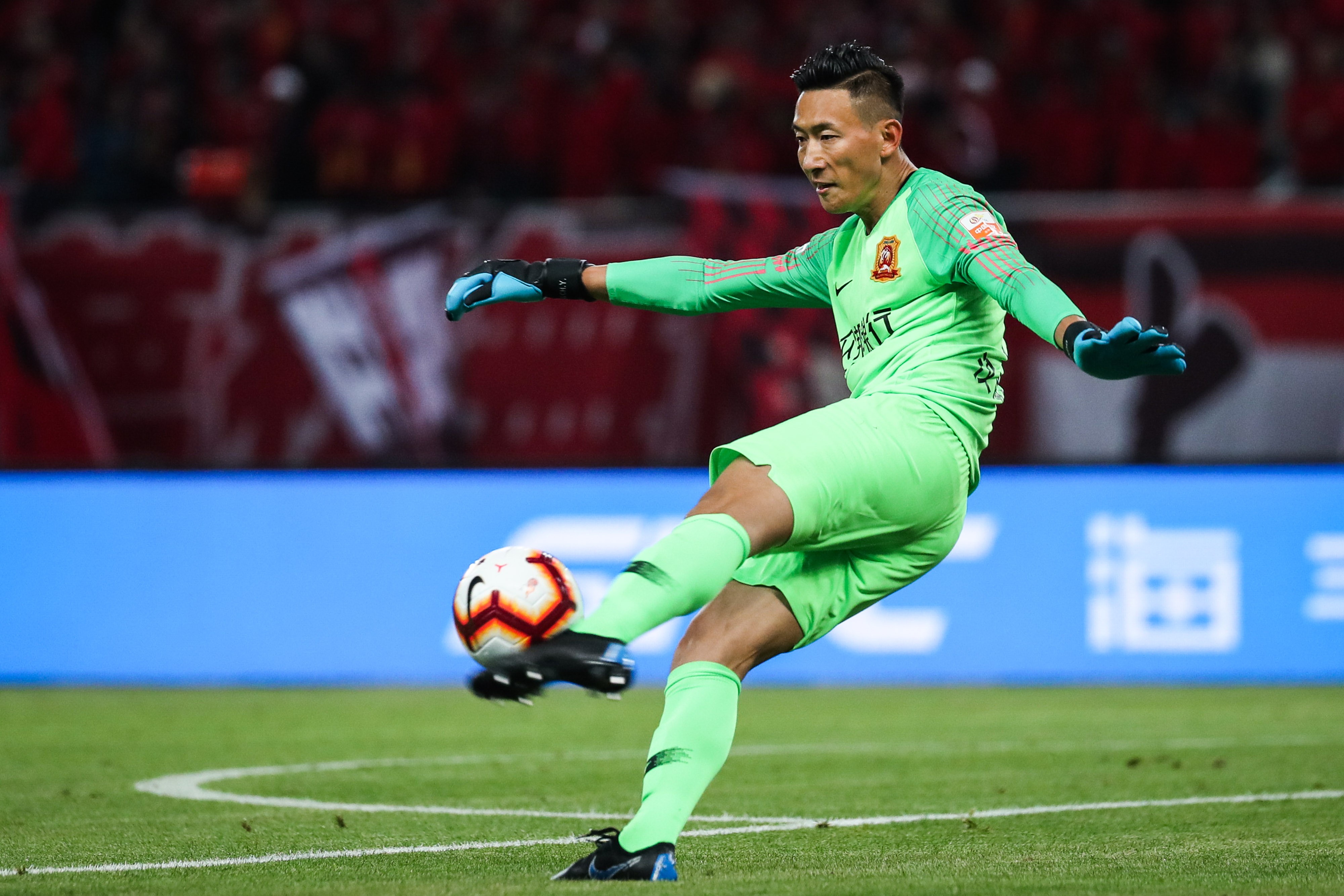 战报丨李行献世界波,武汉卓尔客场1-2憾负上海