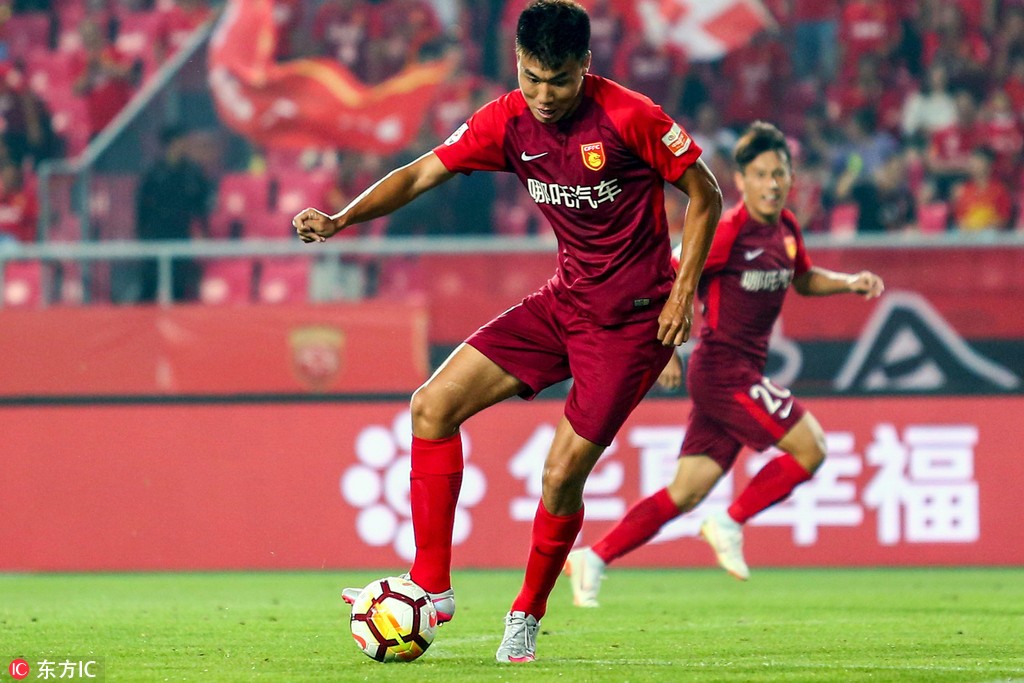 中超第14轮最佳阵容:小金人完美十分,广州塔照