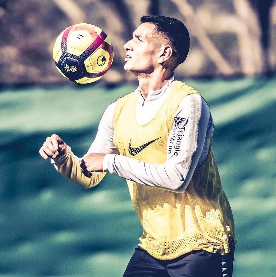 拳王?牛魔王?瞧罗尼-洛佩斯这动作一点都不.