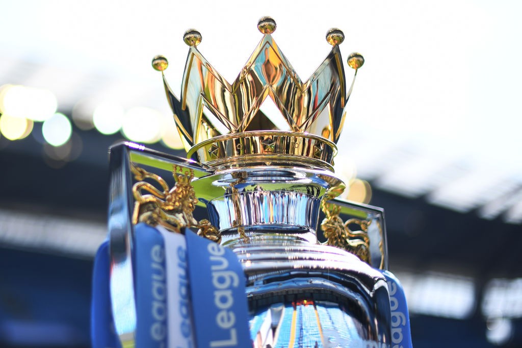 曼城英超和联赛杯奖杯空降北京,我们等你来!