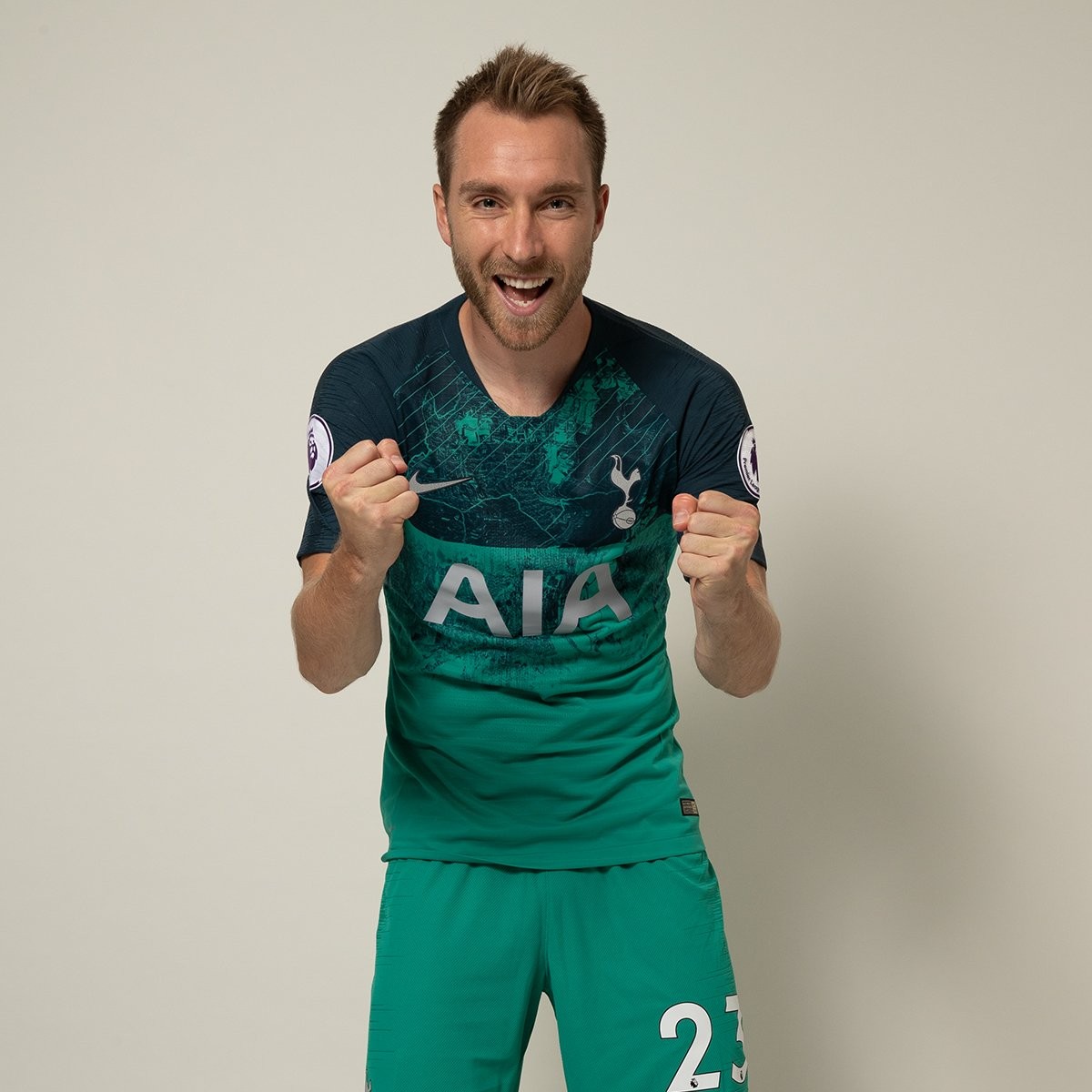 好看!热刺第三球衣惊艳亮相