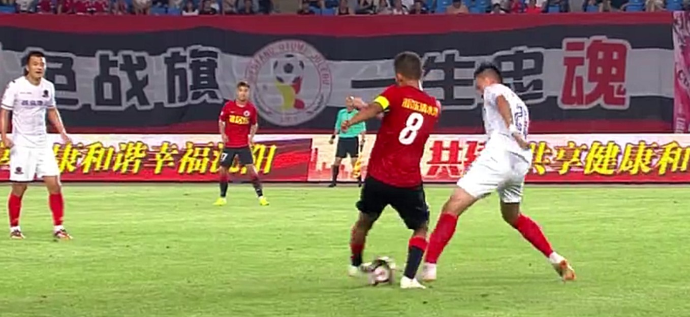 辽足1-0北控六轮不败,张野越位进球无效,穆伦加