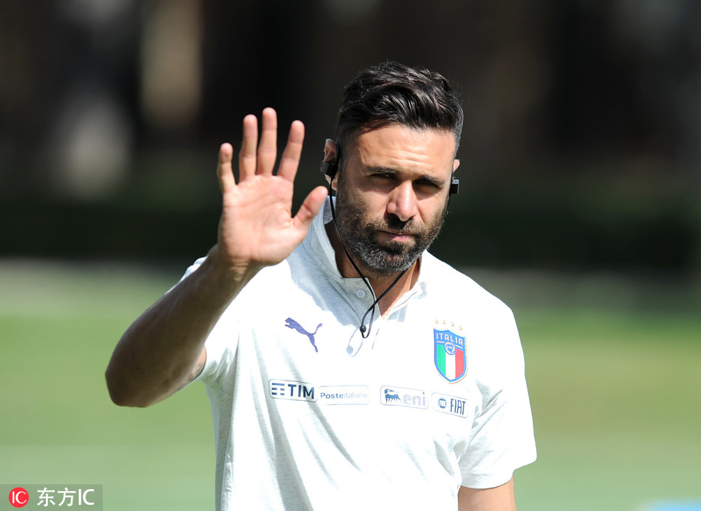 前国米和佛罗伦萨门将弗雷表示,意大利国家队主帅曼奇尼应该给西里古