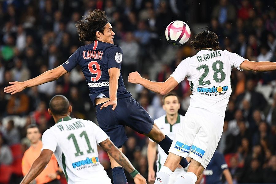 悼念被枪杀前球员,圣埃蒂安所有球员球衣印他