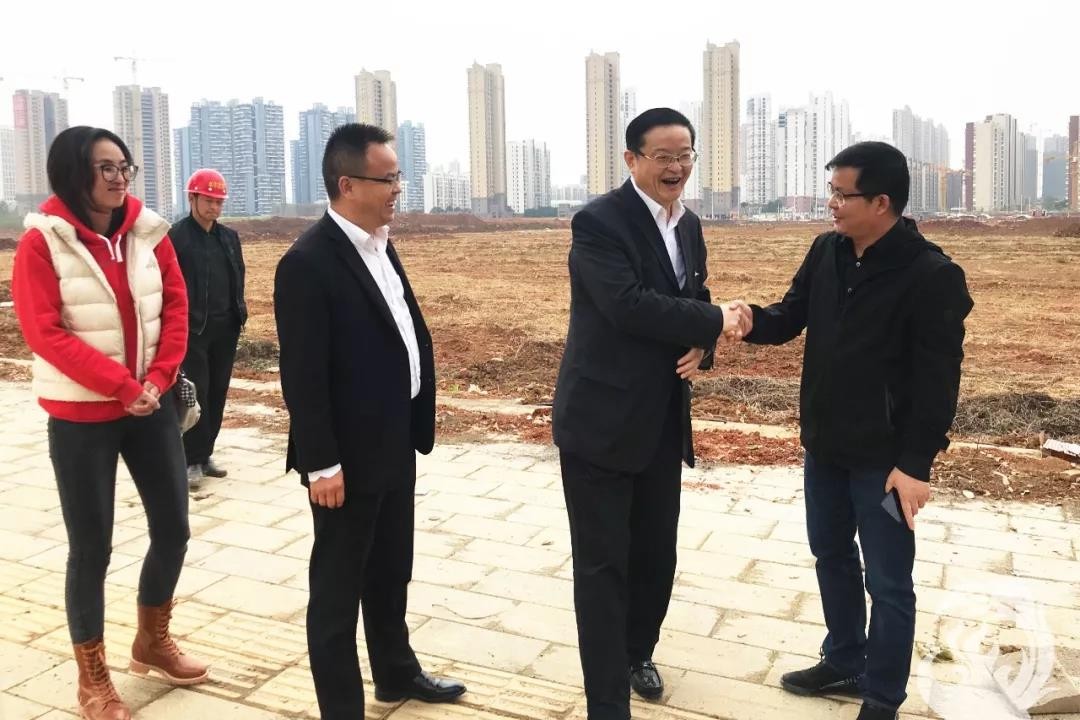 李毓毅主席参观、视察武汉卓尔新训练基地等项