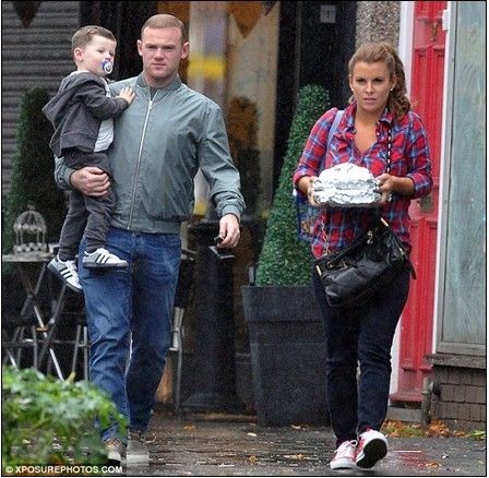 别看足球明星收入不菲,抠门起来让你大跌眼镜