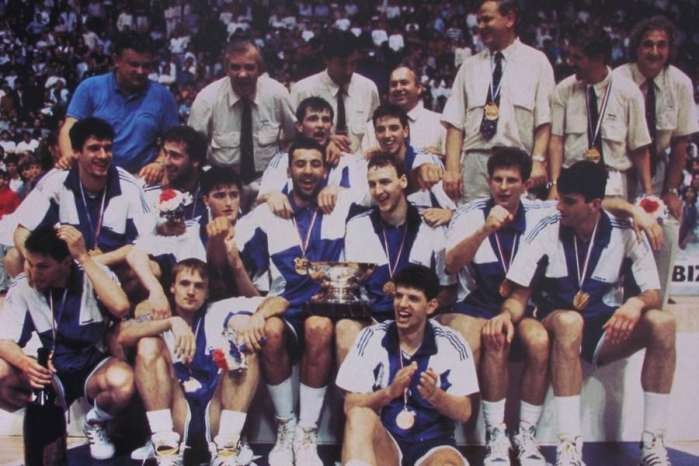 贝尔格莱德足球,从带血的政治开始