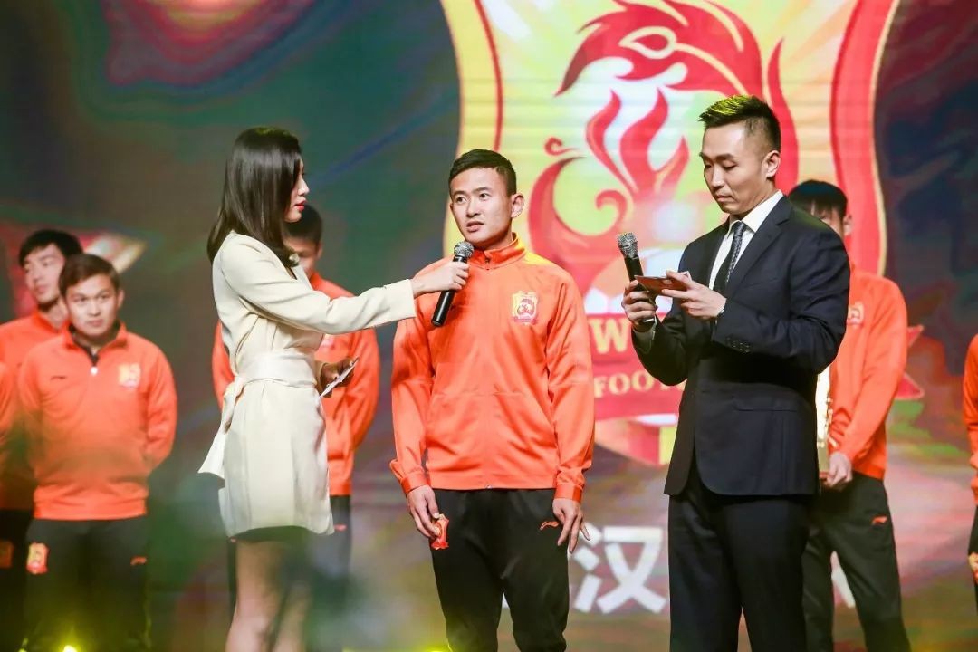 实力传递梦想丨中甲颁奖典礼,武汉卓尔收获五