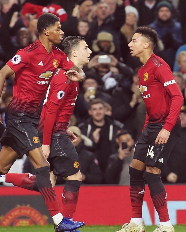 曼联2-2阿森纳复盘:红魔"疯狗精神"守卫老特拉福德