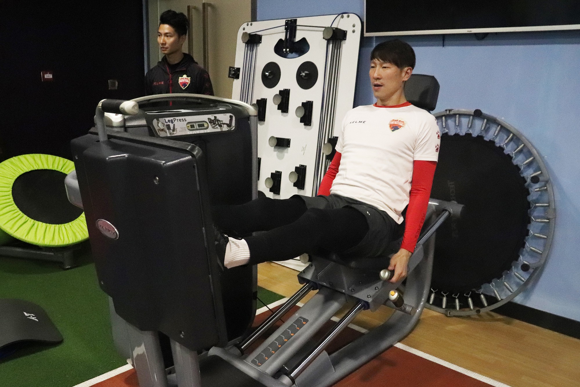 深足低温中开练备战中超新赛季,卡罗提出冬训