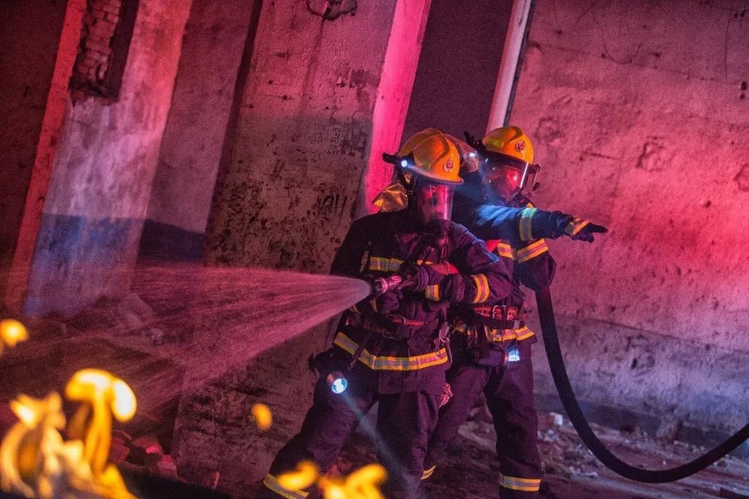 精神 筑梦新章丨武汉消防&武汉卓尔足球赛邀