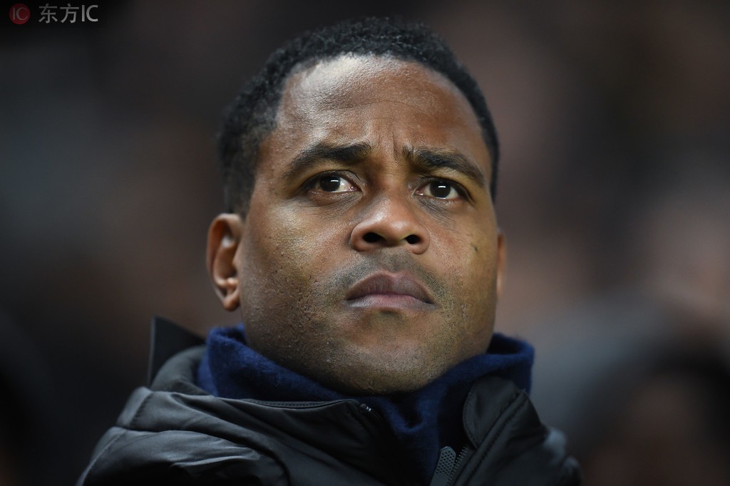 克鲁伊维特:弗朗基-德容对巴萨来说是完美的球员