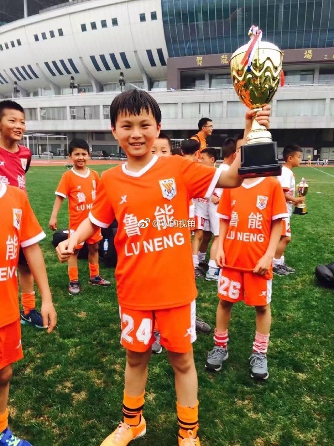 【青超联赛颁奖】U13联赛最佳球员陈泽仕的成