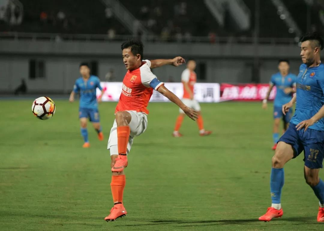 致武汉卓尔队长姚翰林:一往无前虎山行,拨开云