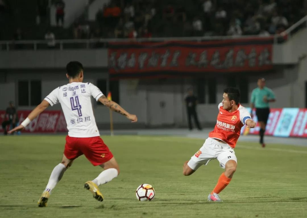 致武汉卓尔队长姚翰林:一往无前虎山行,拨开云