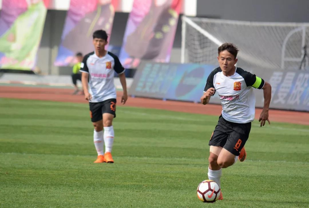 致武汉卓尔队长姚翰林:一往无前虎山行,拨开云