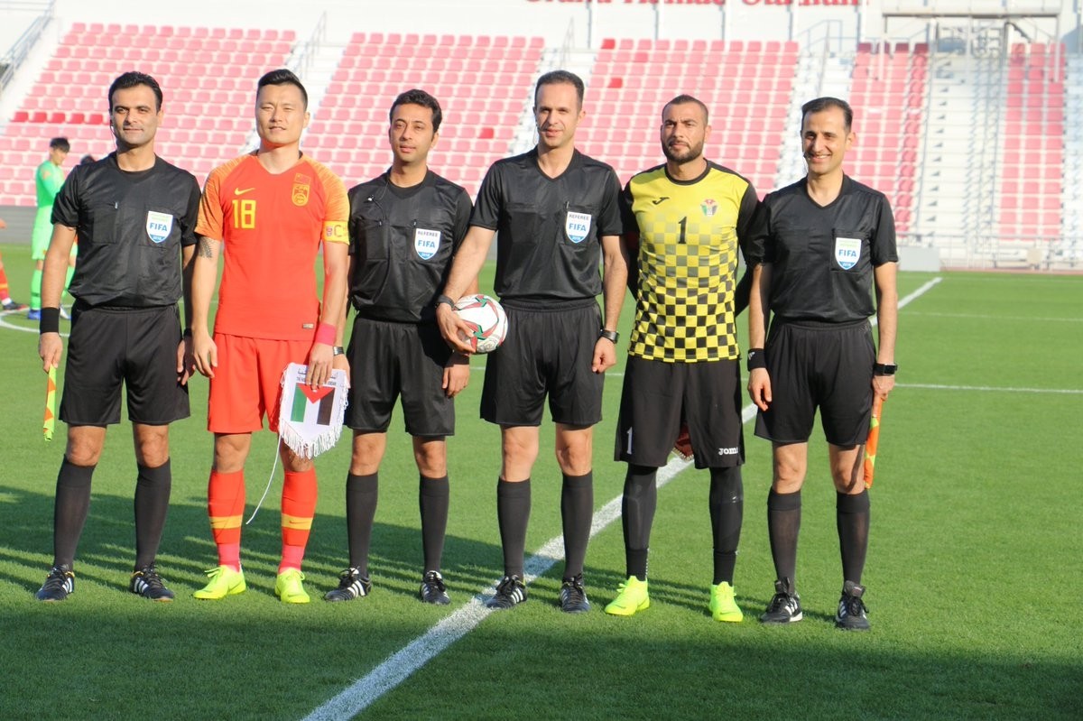 雪上加霜!国足亚洲杯封闭赛遭人偷拍直播长达