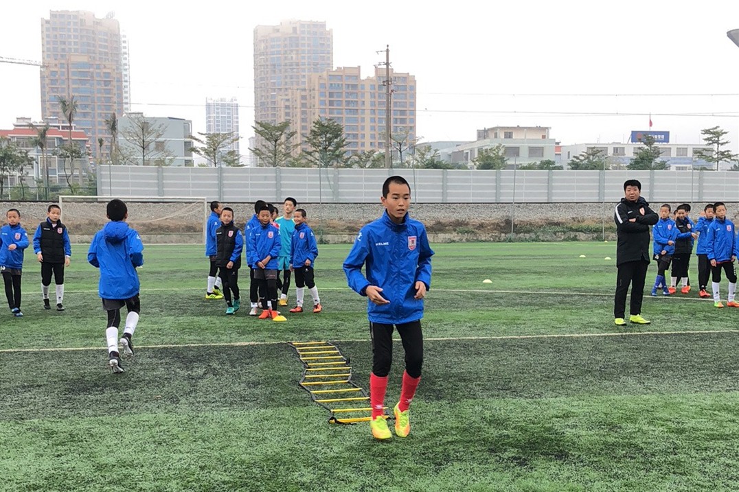 亚泰童子军北海冬训进行时:抓好技术,突出基本