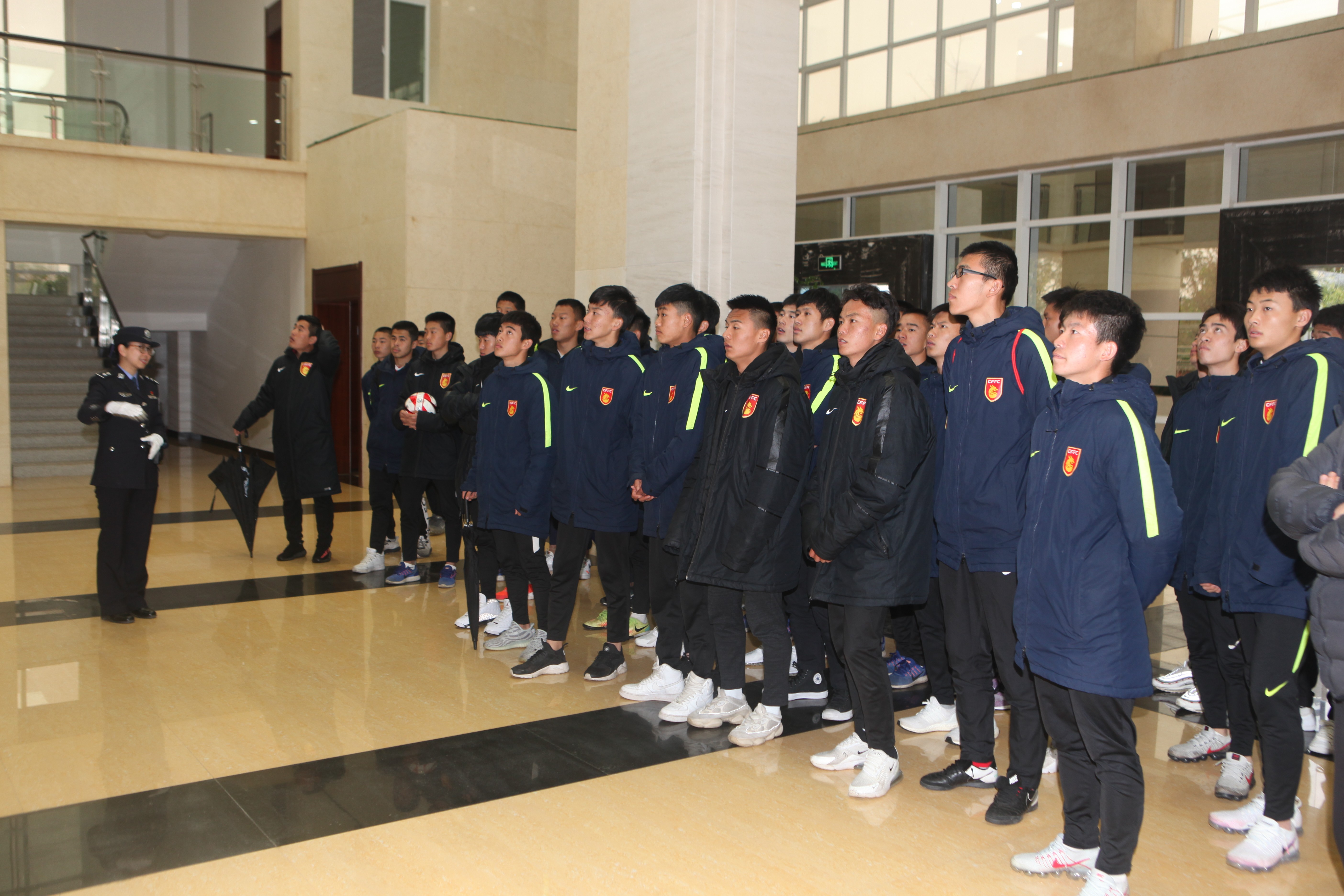 河北华夏幸福U17、U18梯队到云南省未管所参