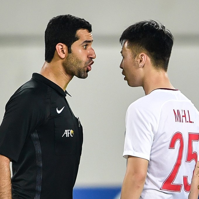 卡塔尔裁判贾西姆将执法中韩之战。国内球迷应