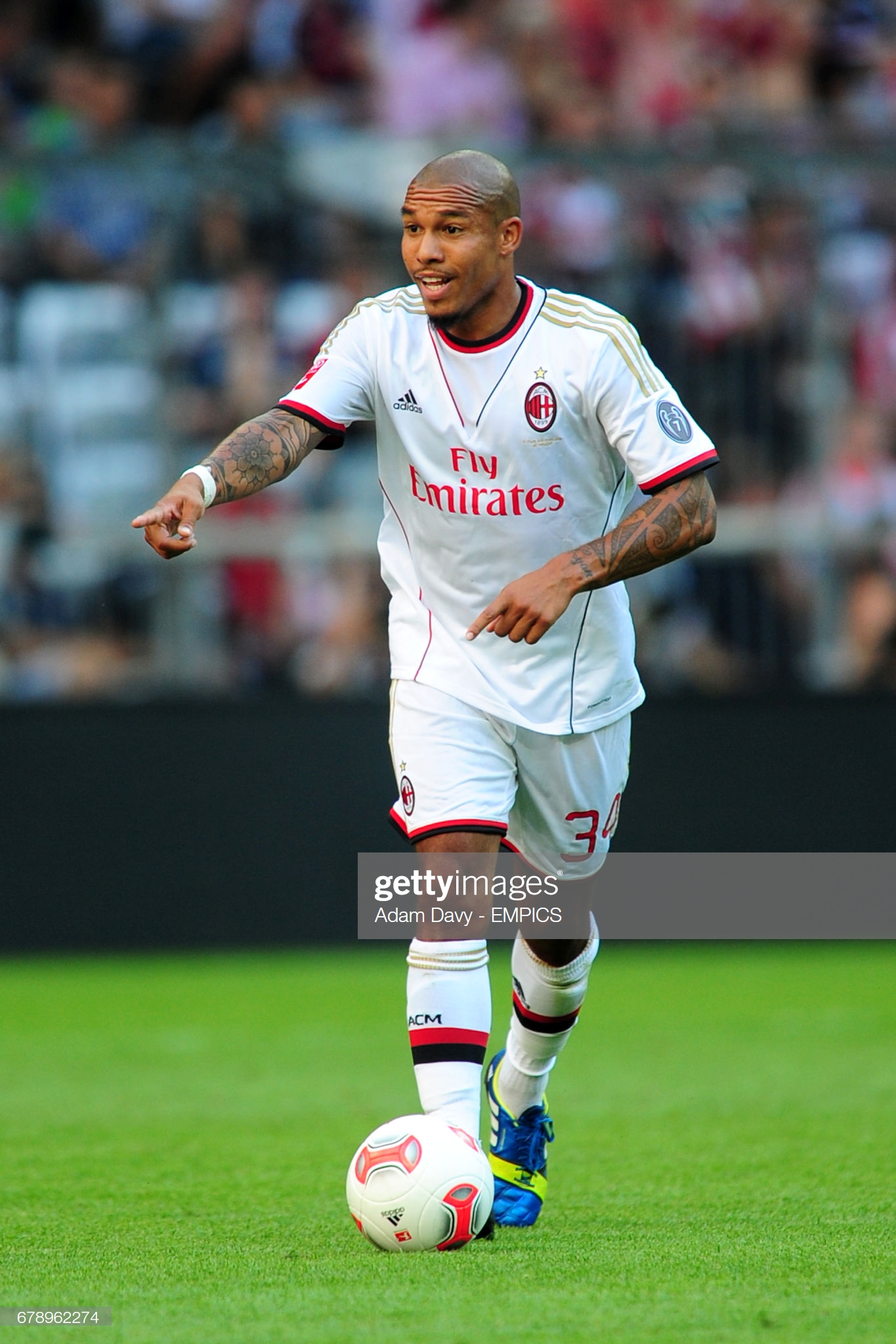 把踢球当副业的球场屠夫废人无数,原来是经济学霸公司ceo