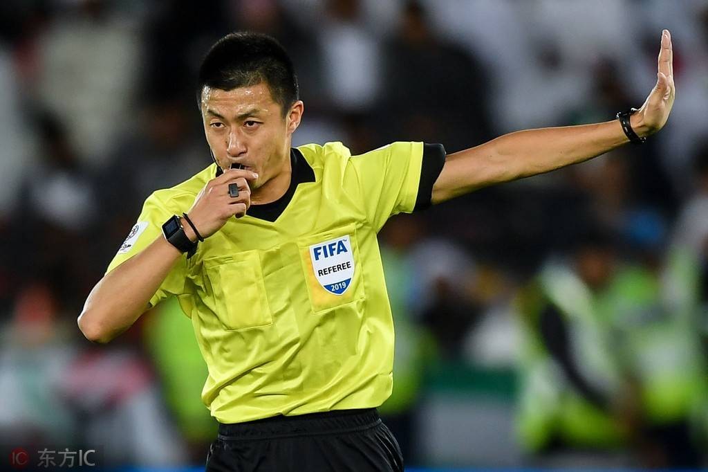 媒体人马德兴透露,中国裁判傅明和马宁已经入