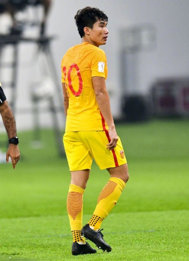 图集:17年国足生涯流年似水,但郑智与足球的故