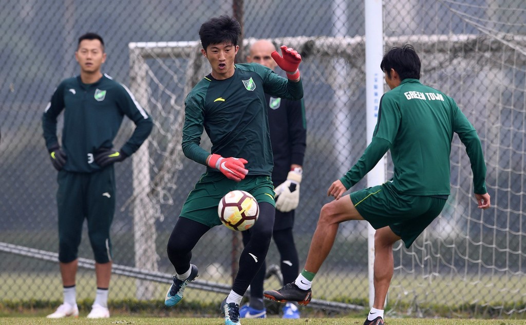 管理员朱艺在微博确认:浙江绿城门将邹德海转