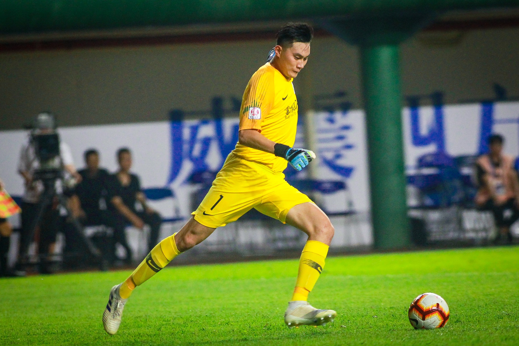 程月磊又有几次精彩扑救. 首发阵容