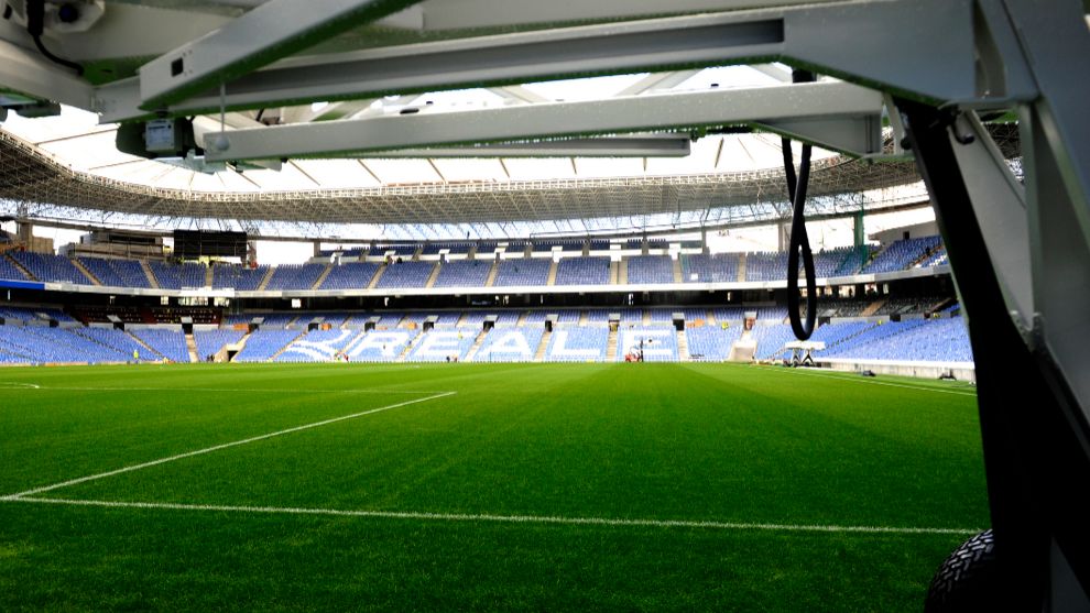 皇家社会主场阿诺埃塔球场完成改建工作,去掉原有体.