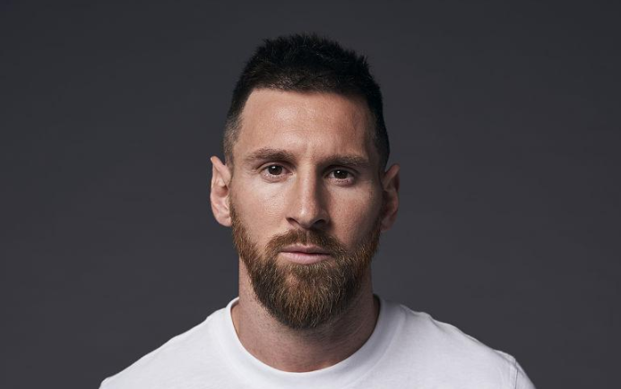 普斯卡什奖首次回家,18岁小将力压梅西创纪录