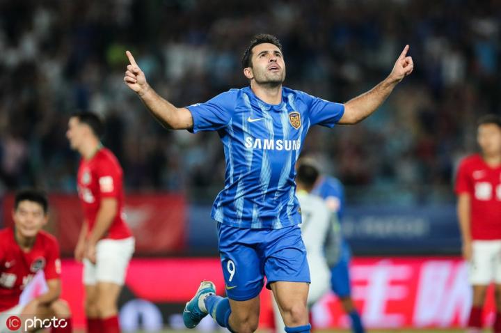 据pp体育消息,江苏苏宁将在未来组织第三阶段的冬训,而届时外援埃德尔