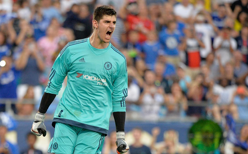 据《伦敦标准晚报》报道,切尔西门将库尔图瓦在昨天的训练中膝盖