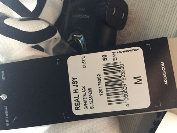 皇马1819主场 球衣感觉没问题 字感觉是D的