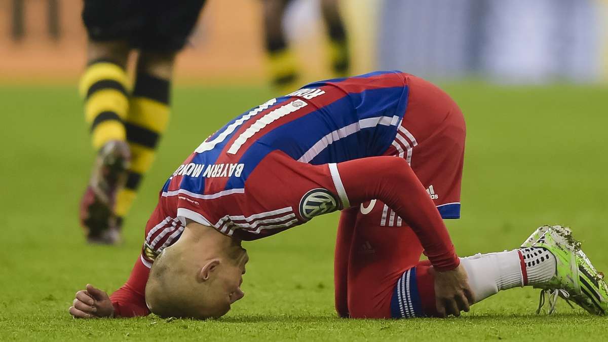 罗本小腿受伤,莱万脑震荡