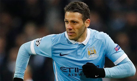 签后卫,莱斯特城要德米凯利斯