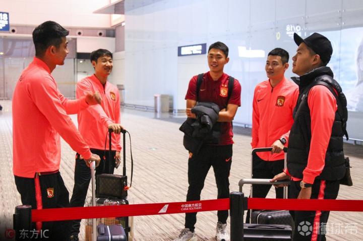 钱江晚报:广州恒大,请放中国足球一马