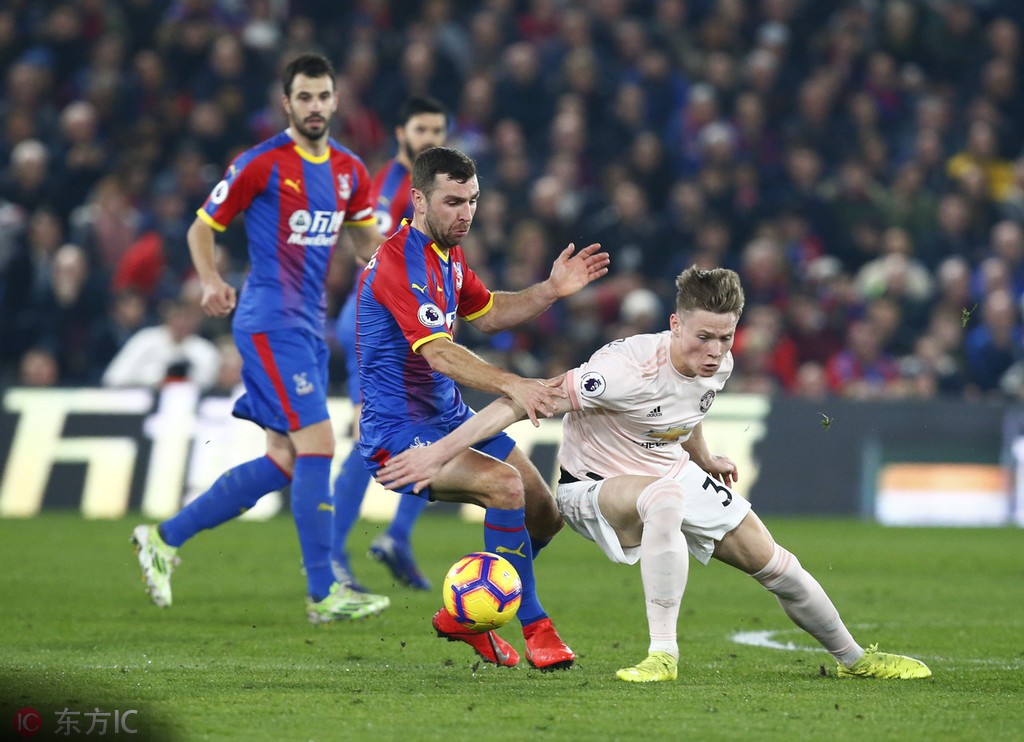 涉嫌嘲讽曼联慕尼黑空难,警方正通缉一名水晶