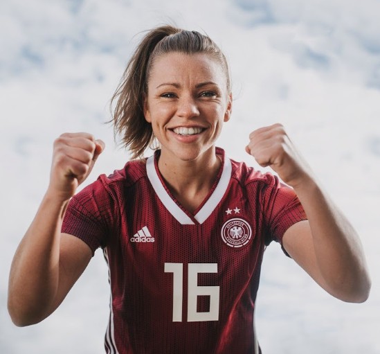 阿迪达斯发布2019女足世界杯球衣