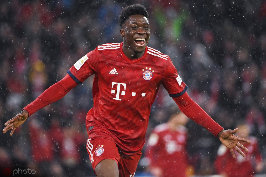 聚勒打趣:我还以为阿方索-戴维斯的右脚只用来站立