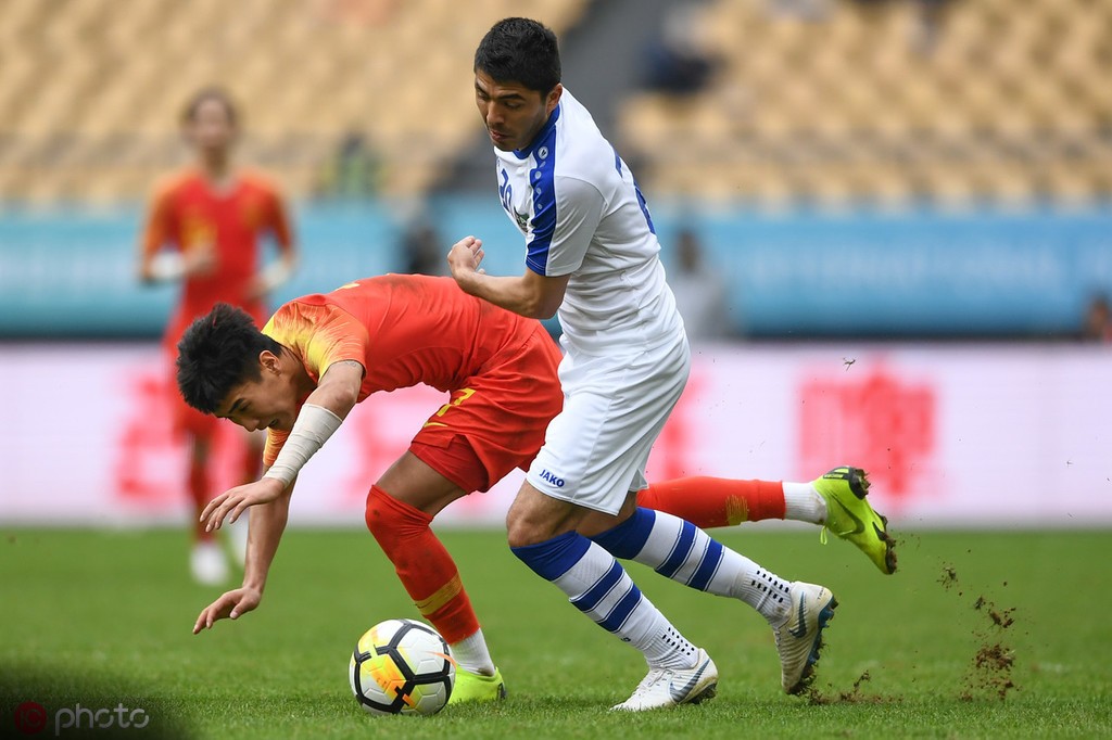 韦世豪微博被爆,网友质问:飞铲算不算违背道德